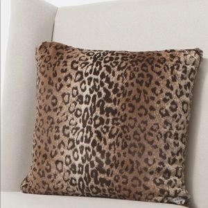 Luxe Leopard Throw Pillow
GIRAFFE AT HOME NWT